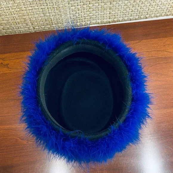 SOLD 🌟2xHP🌟VTG 1940-50s Blue Ostrich Feather Black Wool Pillbox Hat USA - Picture 9 of 16